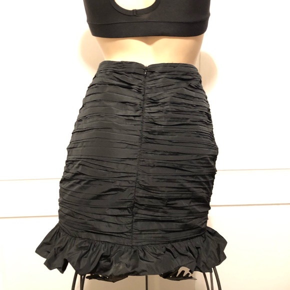 🔘 ZARA 🔘  Zara Ruched Black Skirt - Picture 5 of 8